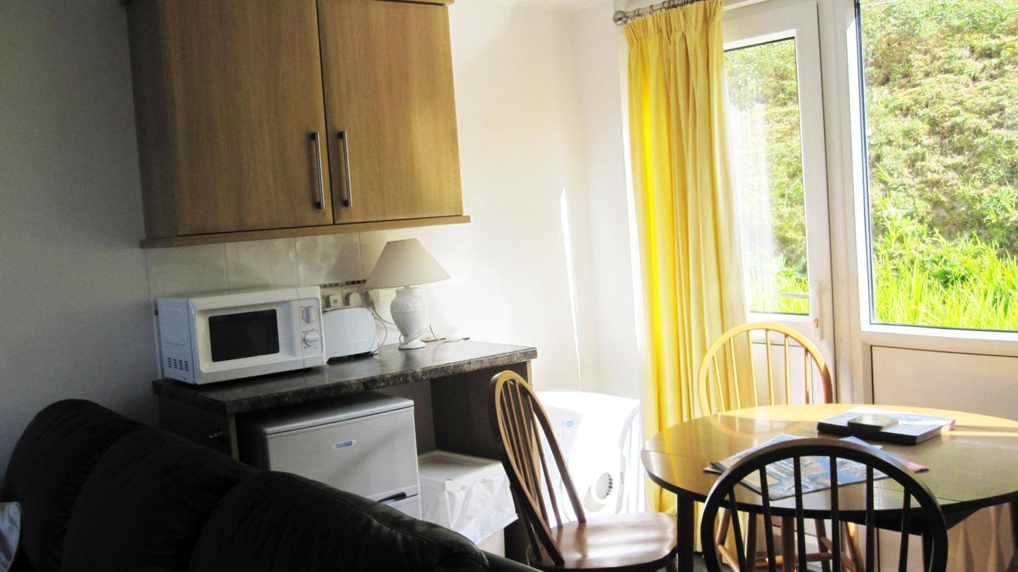 Freshwater Bay Holiday Cottages Pembroke Bilik gambar